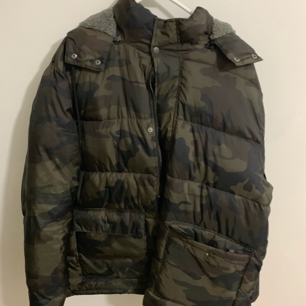 Nice Forever 21 Men’s Winter Coat.